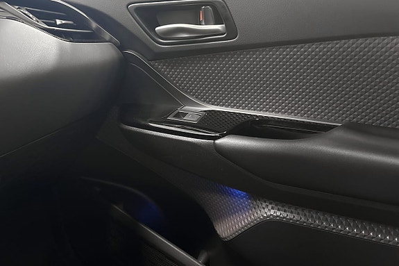 Toyota C-HR 19 of 21