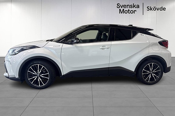 Toyota C-HR 2 of 21