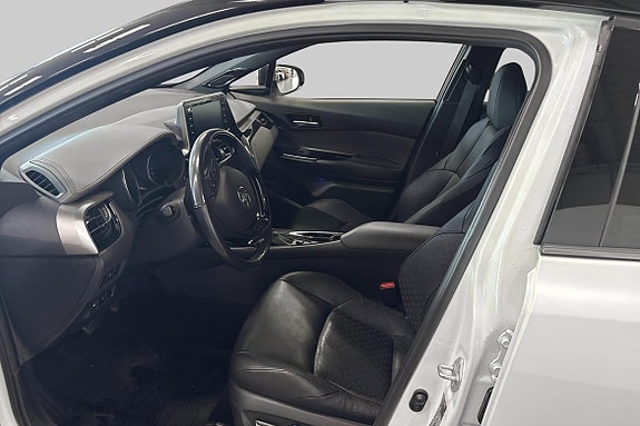 Toyota C-HR 6 of 21