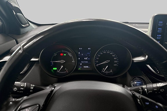 Toyota C-HR 10 of 21