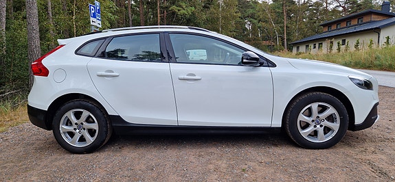 Volvo V40 Cross Country 4 of 8