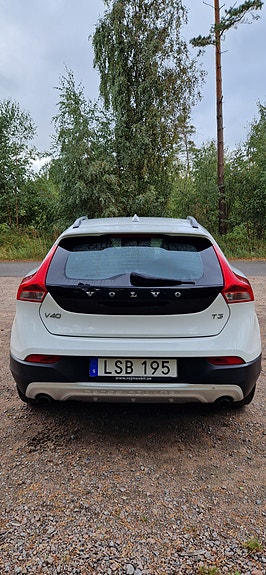 Volvo V40 Cross Country 5 of 8