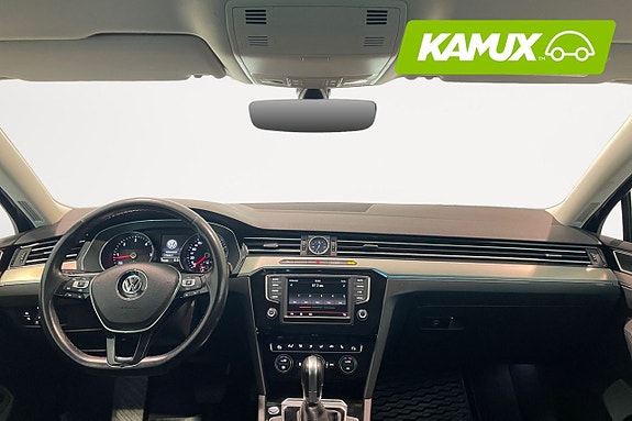 Volkswagen Passat 9 of 21