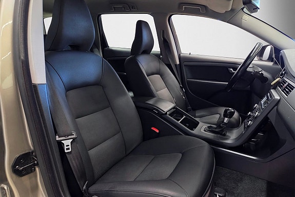 Volvo V70 10 of 16