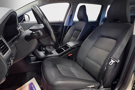 Volvo V70 9 of 16