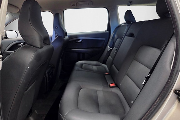Volvo V70 12 of 16