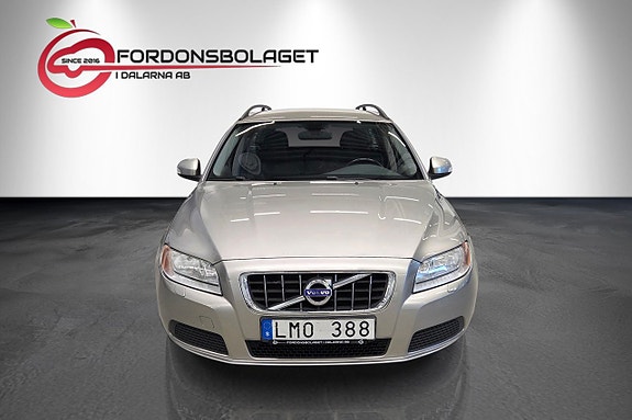 Volvo V70 2 of 16