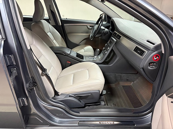 Volvo V70 8 of 11