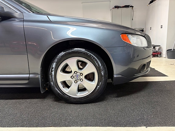 Volvo V70 7 of 11
