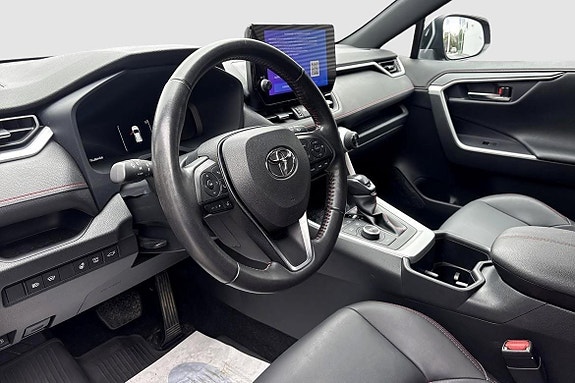 Toyota RAV4 9 of 14