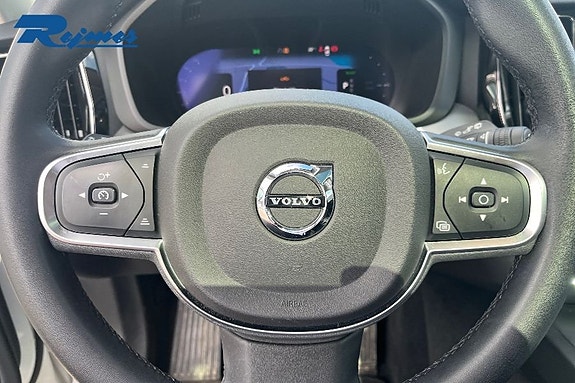 Volvo XC60 10 of 28