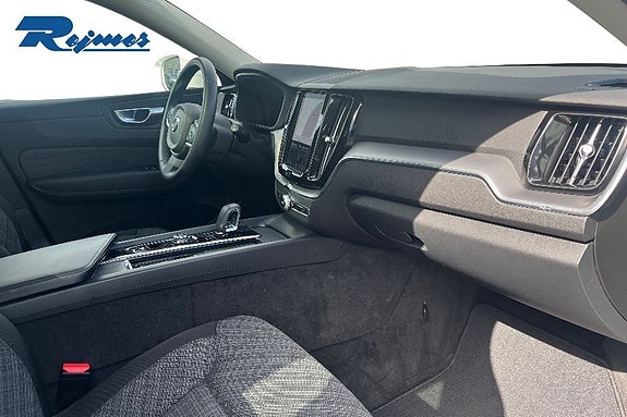 Volvo XC60 16 of 28