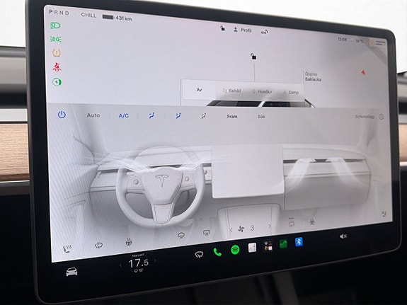 Tesla Model Y 25 of 30