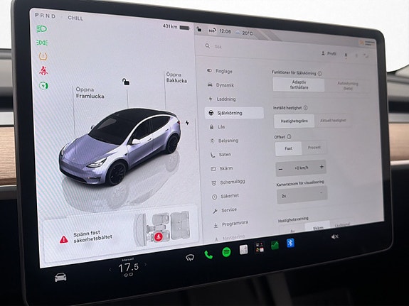 Tesla Model Y 27 of 30