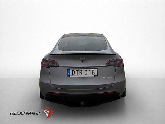 Tesla Model Y 8 of 30