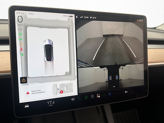 Tesla Model Y 24 of 30
