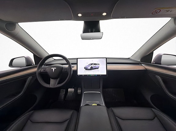 Tesla Model Y 13 of 30