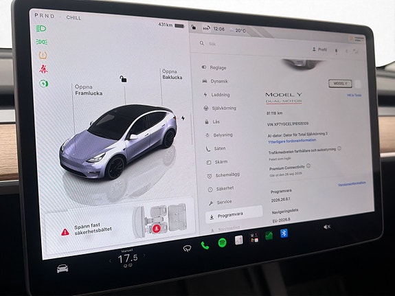 Tesla Model Y 23 of 30