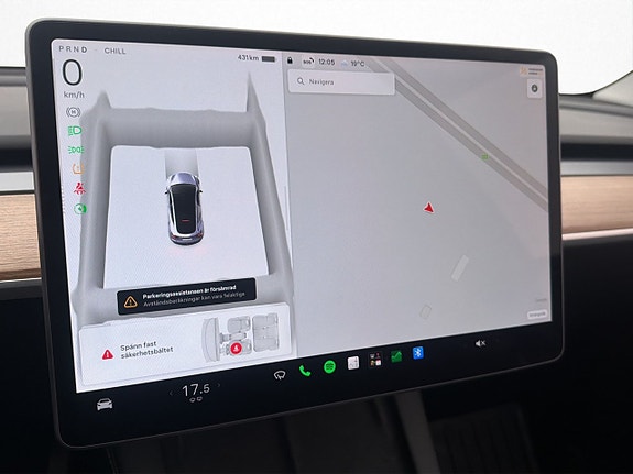 Tesla Model Y 22 of 30