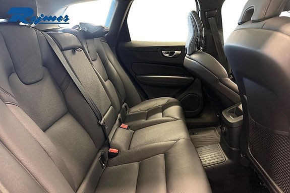Volvo XC60 15 of 24