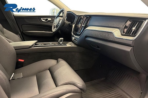 Volvo XC60 14 of 24