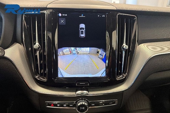Volvo XC60 12 of 24