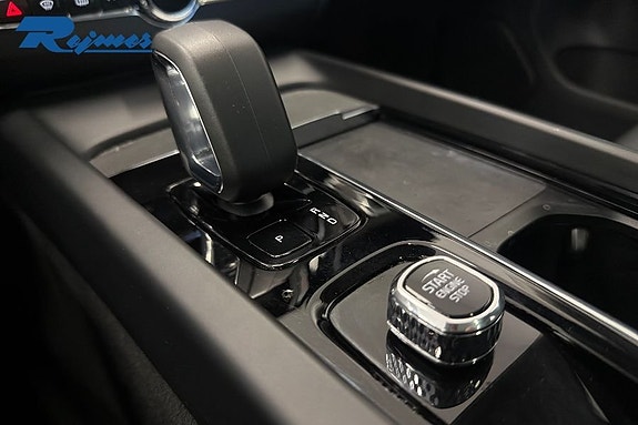 Volvo XC60 10 of 24