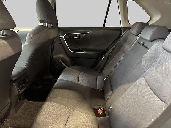Toyota RAV4 11 of 19