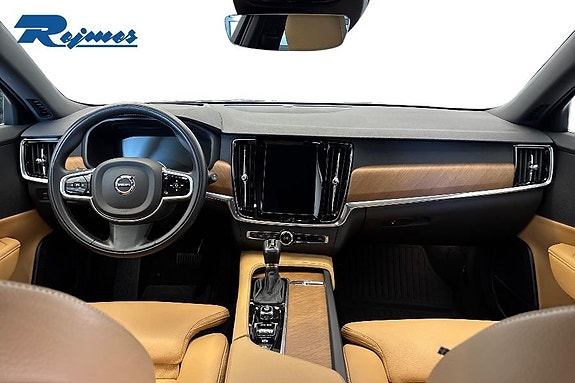 Volvo V90 2 of 22