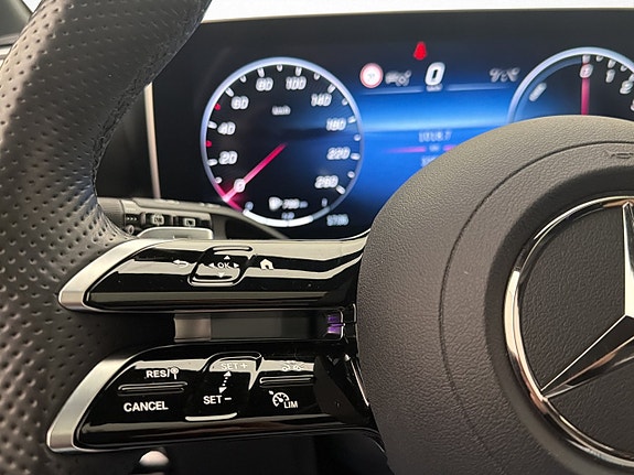 Mercedes-Benz GLC300 de 20 of 30