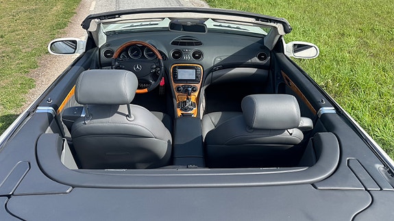 Mercedes-Benz SL600 4 of 11