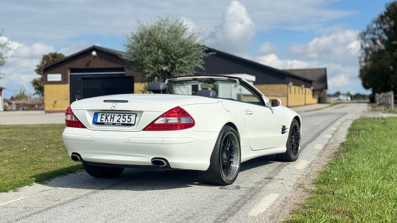 Mercedes-Benz SL600 3 of 11