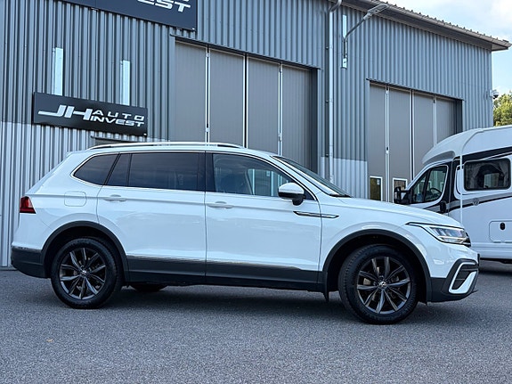 Volkswagen Tiguan Allspace 2 of 23