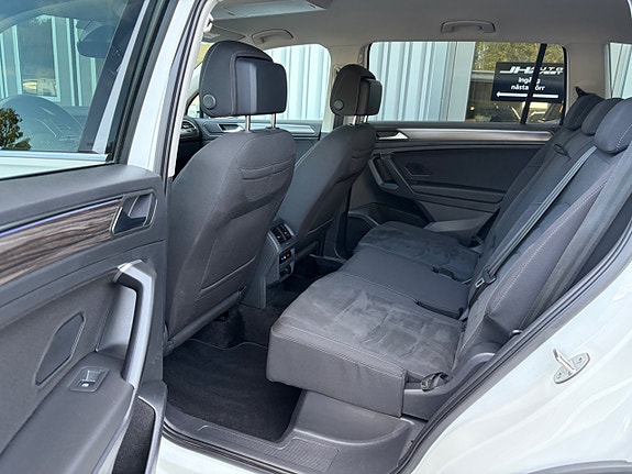 Volkswagen Tiguan Allspace 18 of 23