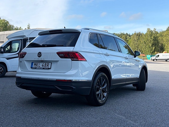 Volkswagen Tiguan Allspace 4 of 23