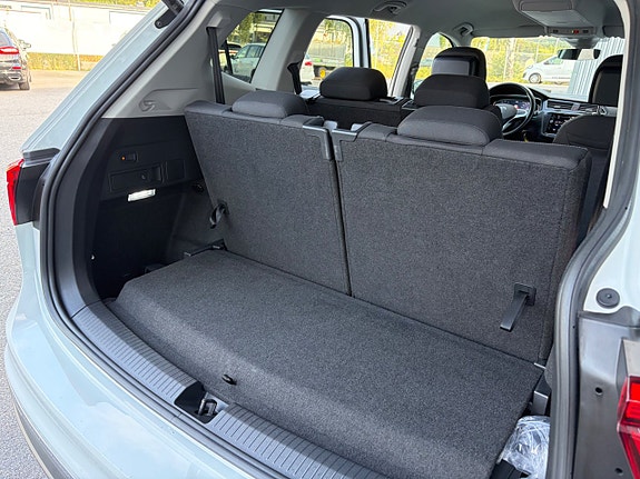 Volkswagen Tiguan Allspace 17 of 23