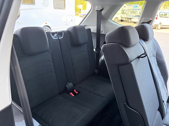 Volkswagen Tiguan Allspace 16 of 23