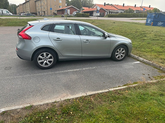 Volvo V40 4 of 8