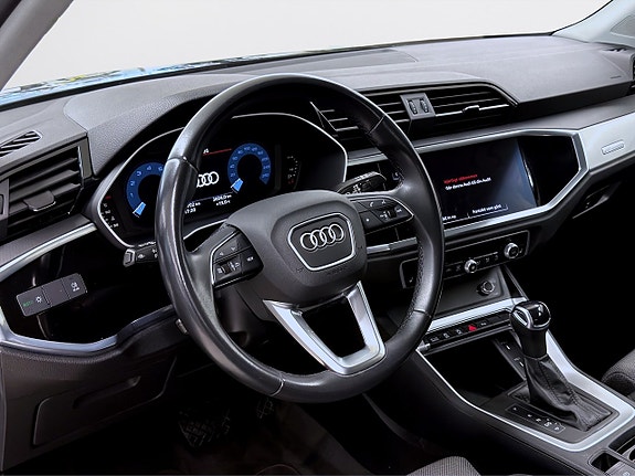 Audi Q3 13 of 15