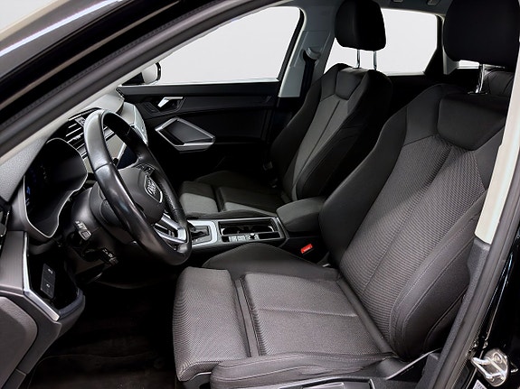 Audi Q3 12 of 15
