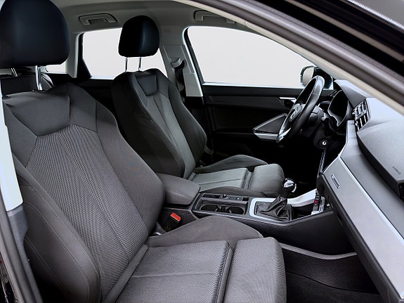 Audi Q3 11 of 15