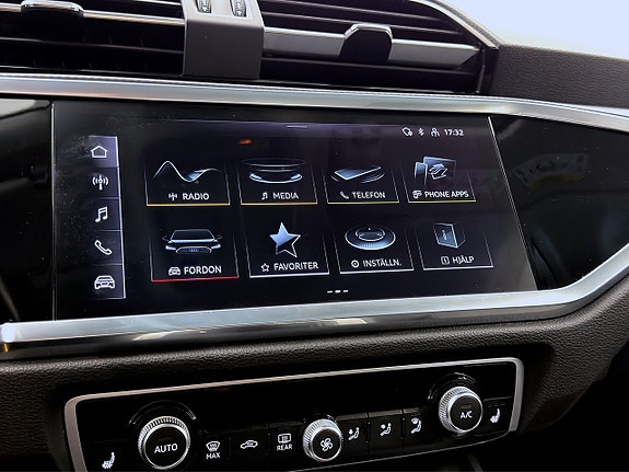 Audi Q3 14 of 15