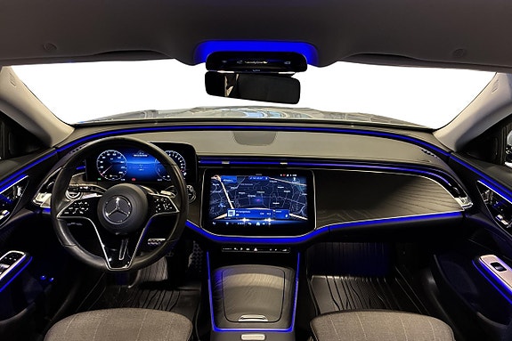Mercedes-Benz E300 10 of 23