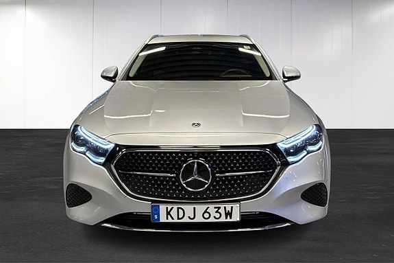 Mercedes-Benz E300 5 of 23