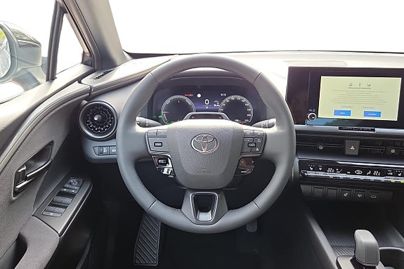 Toyota C-HR 10 of 21