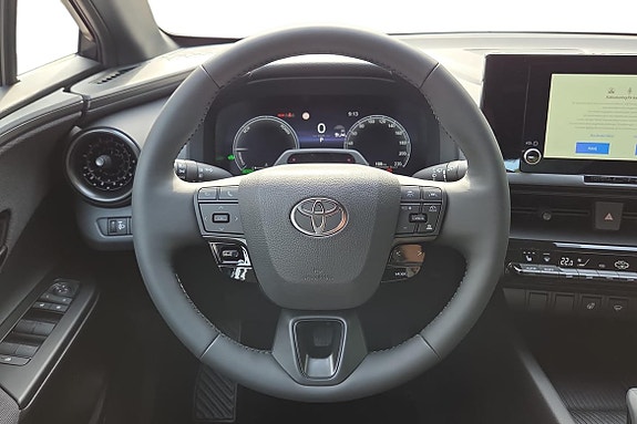 Toyota C-HR 13 of 21