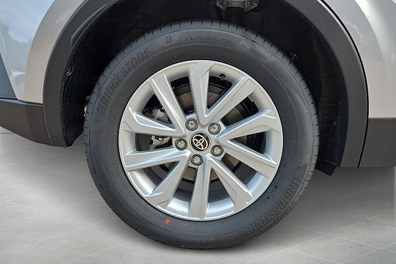 Toyota C-HR 16 of 21