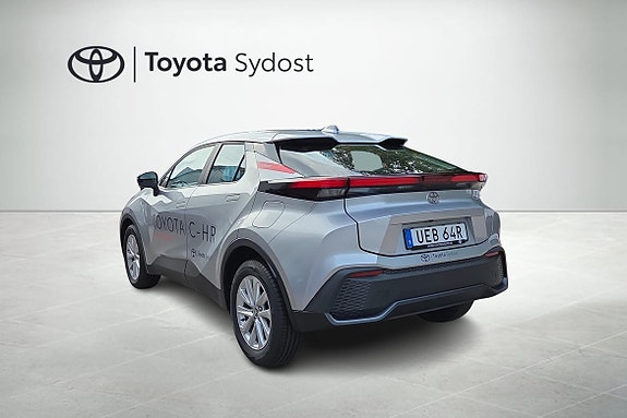 Toyota C-HR 18 of 21