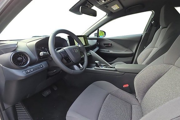 Toyota C-HR 12 of 21