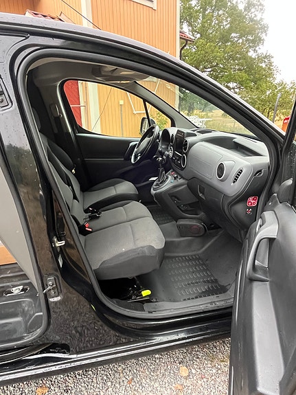 Peugeot Partner 3 of 4